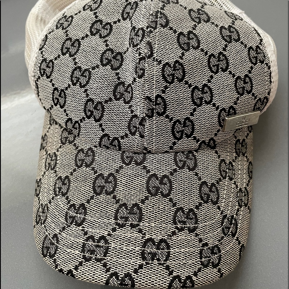 Gucci hat size L- Unisex
